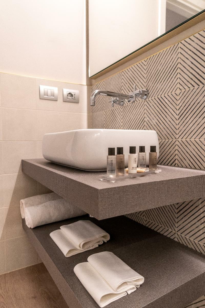 Sleep Tide Suites Milan Exterior photo